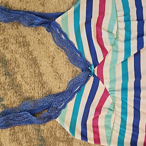 Xhilaration Junior's Matching PJ Set - Lace Cami Tank Top & Capri Pants Sz: XS. - Picture 2 of 9